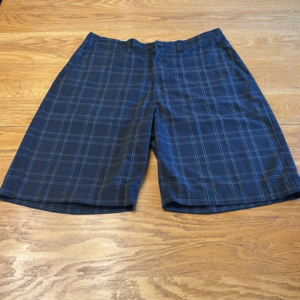 Men’s Champ Casual wear shorts - Picture 2 of 8